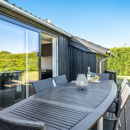 Kody - 400m From The Sea By Interhome *